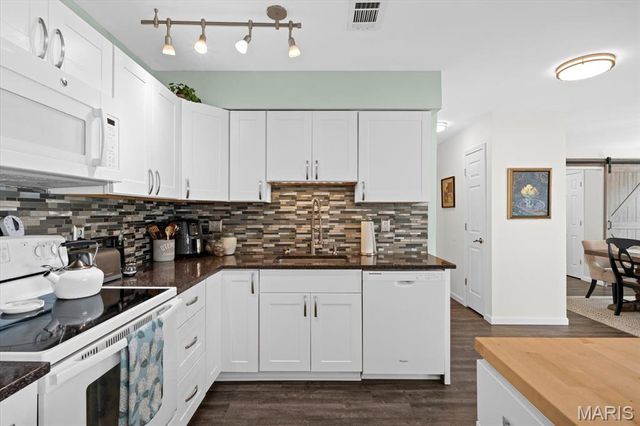 204 Whitehall Court, Belleville, IL 62223