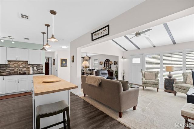 204 Whitehall Court, Belleville, IL 62223