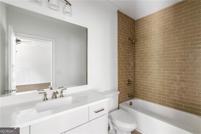 1760 Barclay Close NW, Atlanta, GA 30318