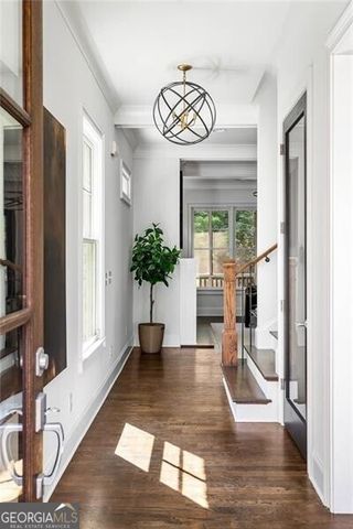 1760 Barclay Close NW, Atlanta, GA 30318