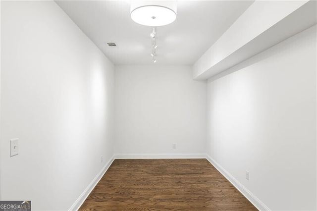 1760 Barclay Close NW, Atlanta, GA 30318