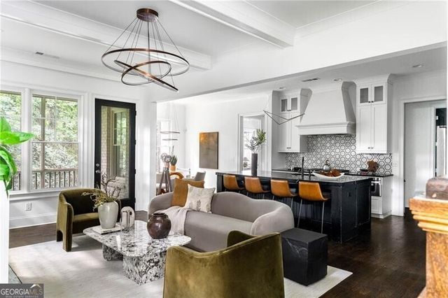 1760 Barclay Close NW, Atlanta, GA 30318