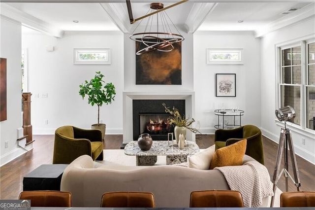 1760 Barclay Close NW, Atlanta, GA 30318