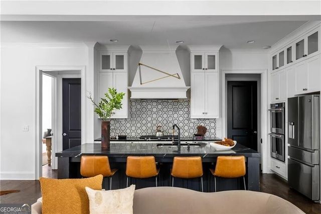 1760 Barclay Close NW, Atlanta, GA 30318