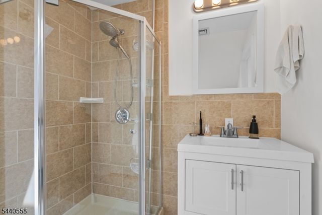 129 Claremont Ave 2, Montclair Twp., NJ 07042