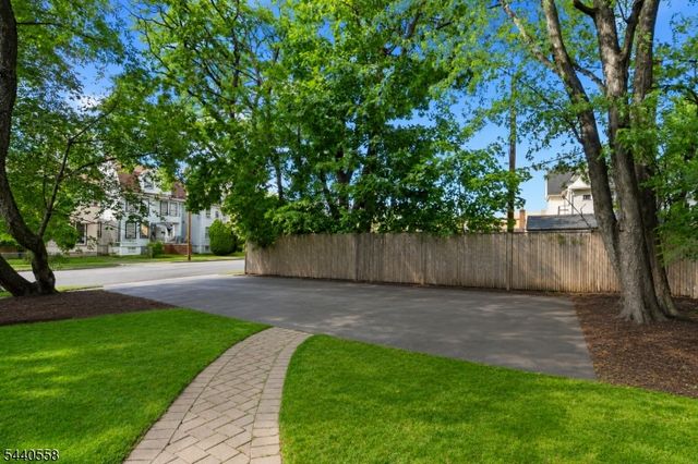 129 Claremont Ave 2, Montclair Twp., NJ 07042