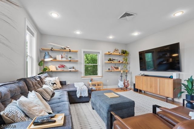 129 Claremont Ave 2, Montclair Twp., NJ 07042