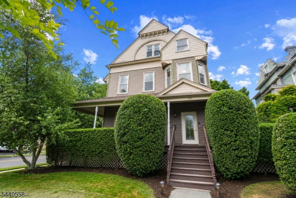 129 Claremont Ave 2, Montclair Twp., NJ 07042