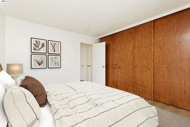 150 Pearl St 304, Oakland, CA 94611