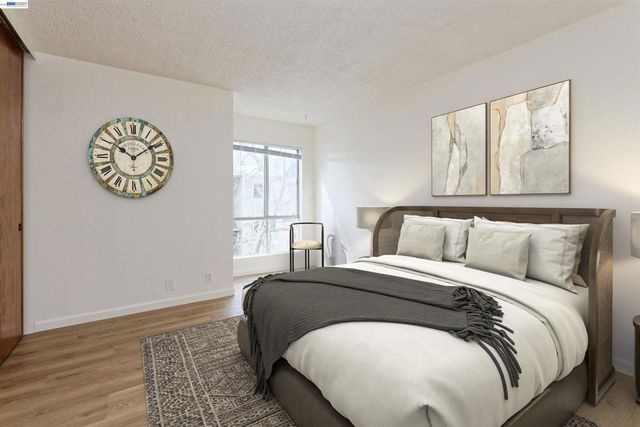 150 Pearl St 304, Oakland, CA 94611