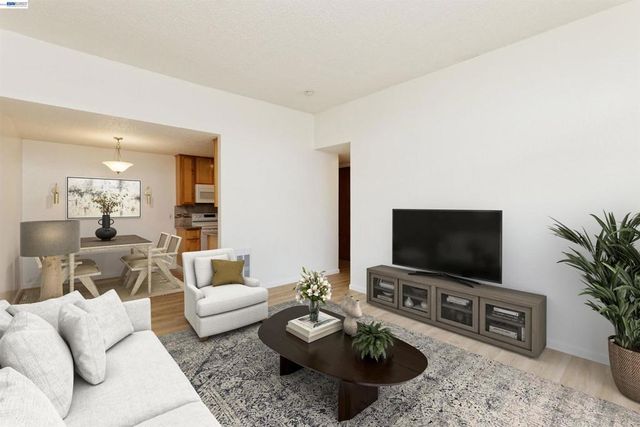 150 Pearl St 304, Oakland, CA 94611