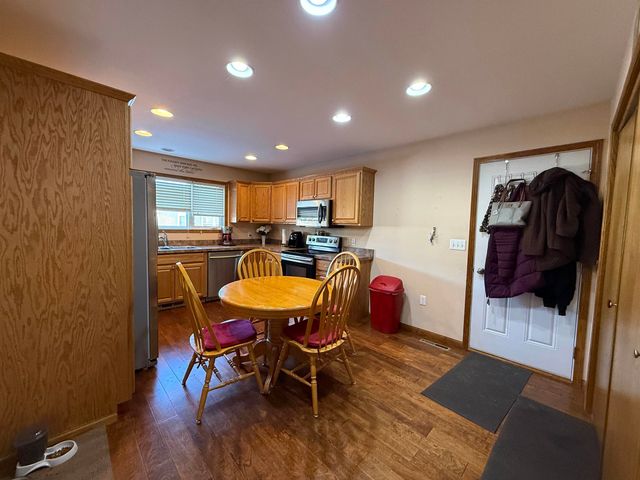 418 SW 23RD ST, Minot, ND 58701