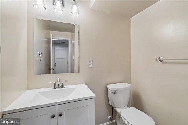 5004 STEWART CT, College Park, MD 20740