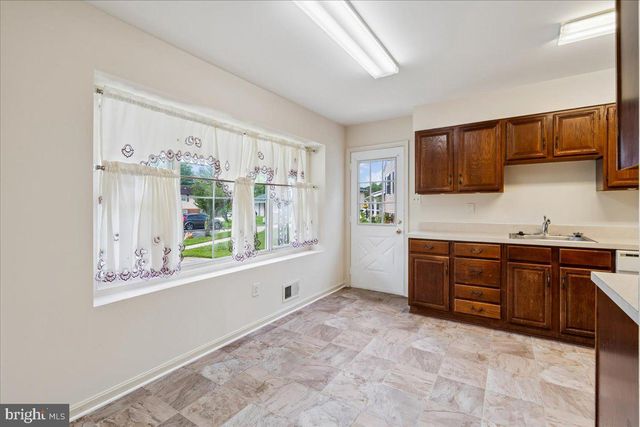 5004 STEWART CT, College Park, MD 20740