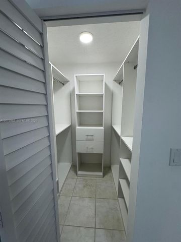 10296 NW 9th St Cir 202, Miami, FL 33172