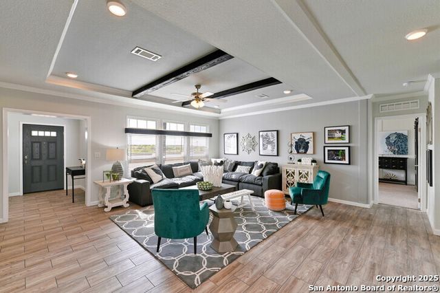 6193 County Road 434, Stockdale, TX 78160