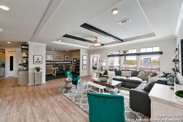 6193 County Road 434, Stockdale, TX 78160