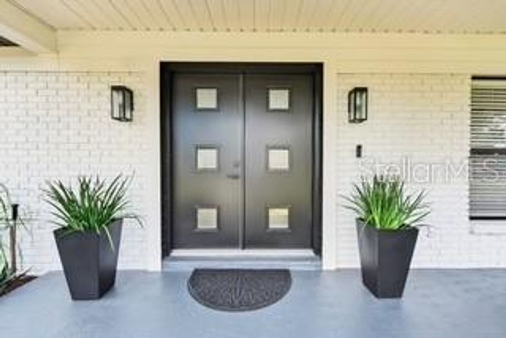 Image 2 of property listing at 1321 CARLTON STREET, Longwood, FL 32750