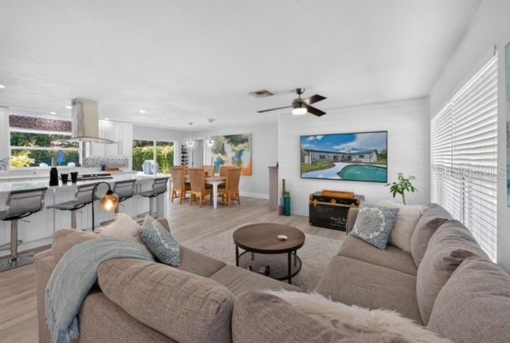 Image 12 of property listing at 1321 CARLTON STREET, Longwood, FL 32750