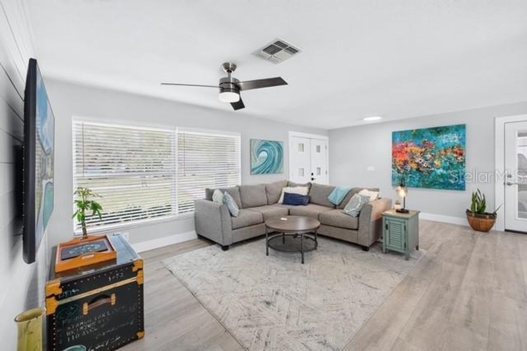 Image 13 of property listing at 1321 CARLTON STREET, Longwood, FL 32750