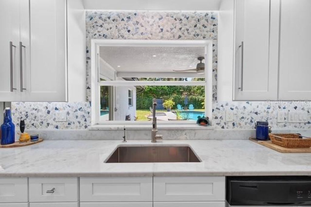 Image 16 of property listing at 1321 CARLTON STREET, Longwood, FL 32750