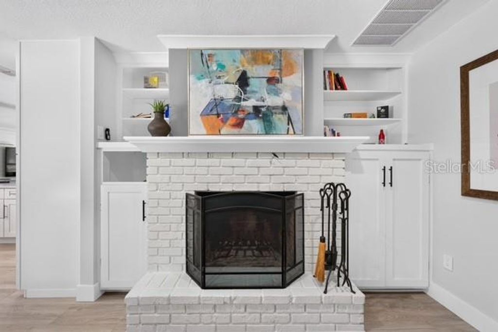 Image 21 of property listing at 1321 CARLTON STREET, Longwood, FL 32750