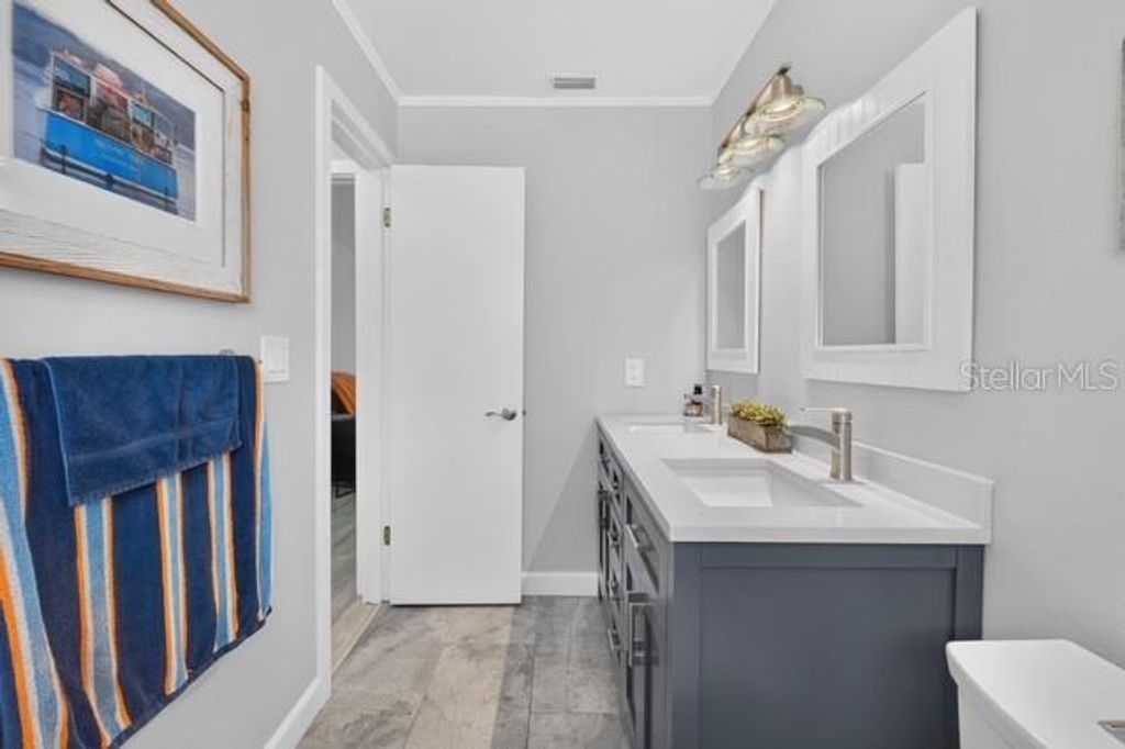 Image 38 of property listing at 1321 CARLTON STREET, Longwood, FL 32750