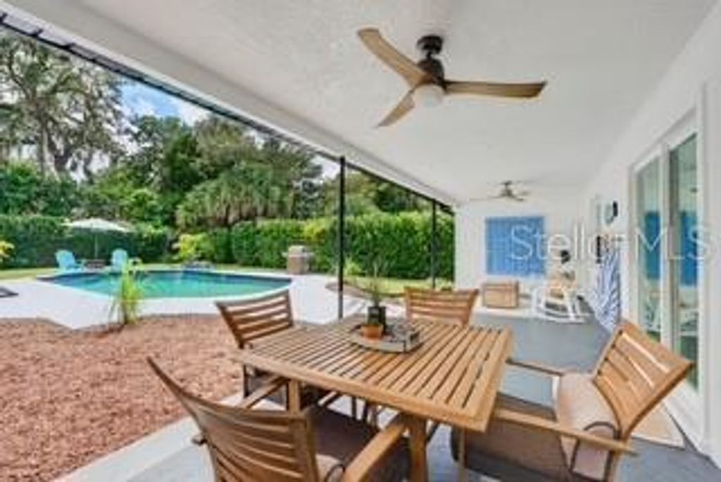 Image 6 of property listing at 1321 CARLTON STREET, Longwood, FL 32750