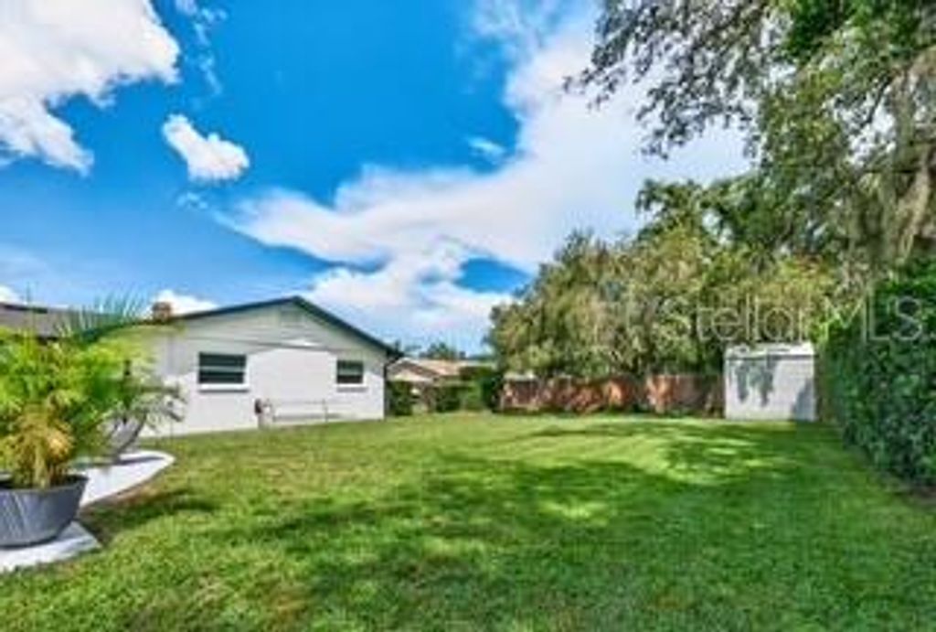 Image 9 of property listing at 1321 CARLTON STREET, Longwood, FL 32750