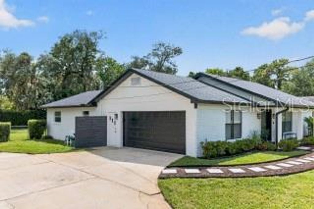 Image 10 of property listing at 1321 CARLTON STREET, Longwood, FL 32750
