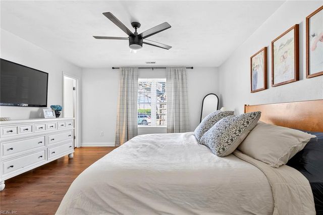 1217 Handel DR, Virginia Beach, VA 23454