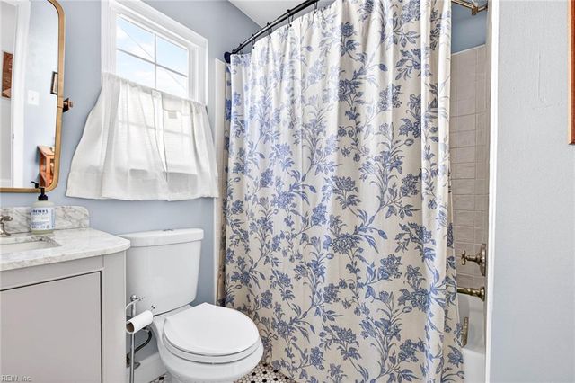 1217 Handel DR, Virginia Beach, VA 23454