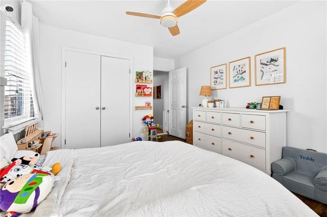 1217 Handel DR, Virginia Beach, VA 23454