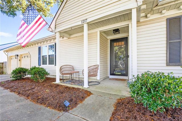 1217 Handel DR, Virginia Beach, VA 23454