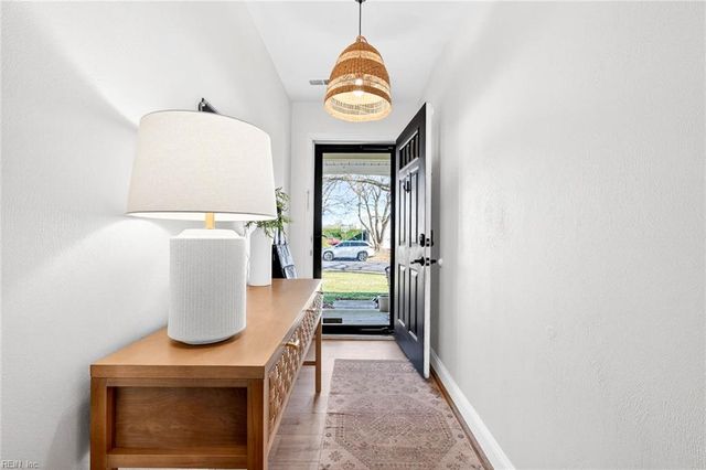 1217 Handel DR, Virginia Beach, VA 23454