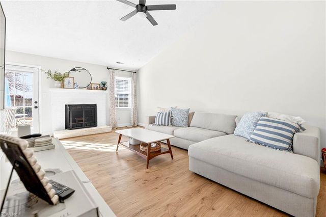 1217 Handel DR, Virginia Beach, VA 23454