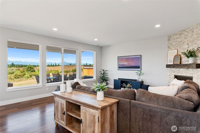 381 E Benson Ridge Road, Grapeview, WA 98546