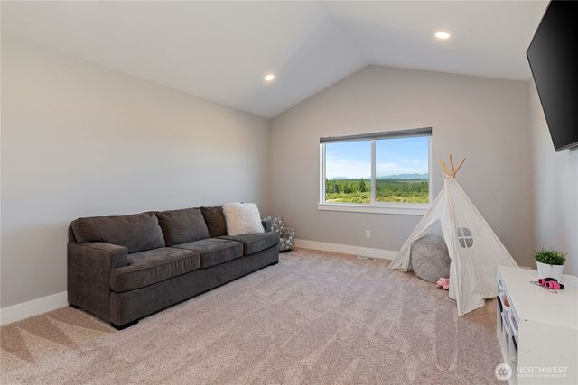 381 E Benson Ridge Road, Grapeview, WA 98546