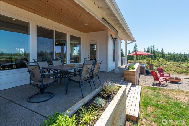 381 E Benson Ridge Road, Grapeview, WA 98546