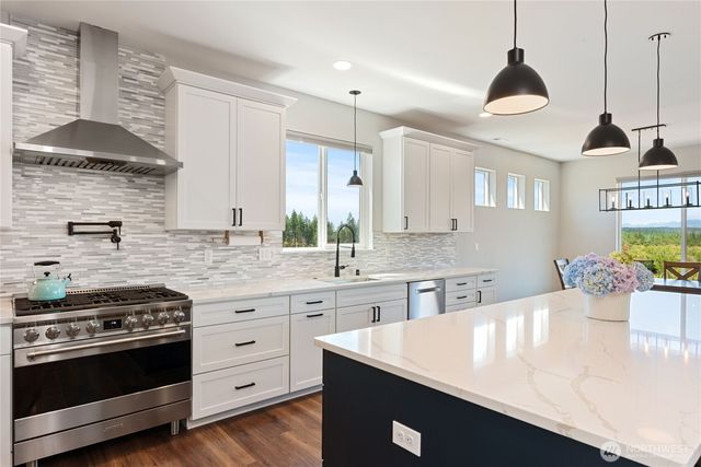 381 E Benson Ridge Road, Grapeview, WA 98546