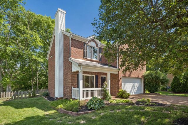 909 Buckskin Ct, Nashville, TN 37221