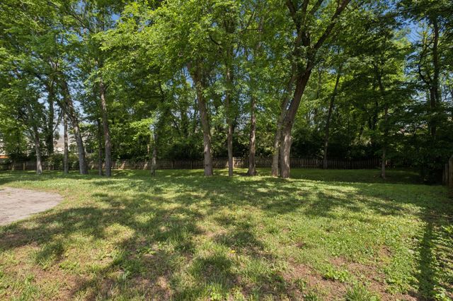 909 Buckskin Ct, Nashville, TN 37221