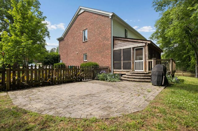 909 Buckskin Ct, Nashville, TN 37221