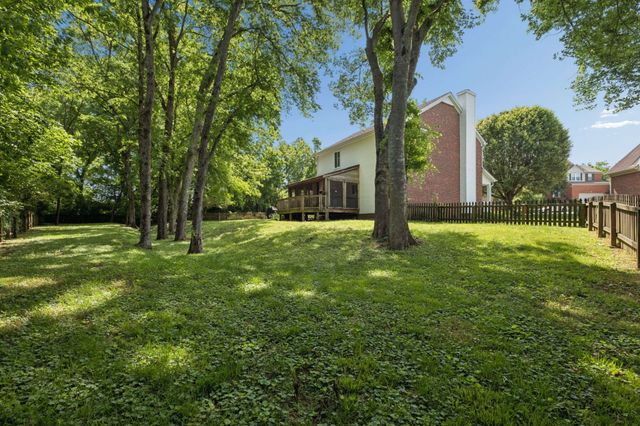 909 Buckskin Ct, Nashville, TN 37221