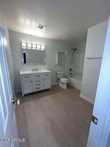 121 E SANTA CRUZ Drive, Tempe, AZ 85282