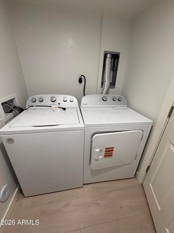 121 E SANTA CRUZ Drive, Tempe, AZ 85282
