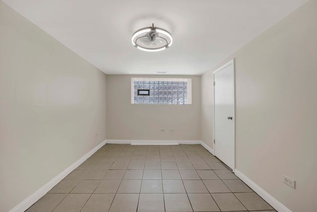 614 S Loomis Street 1, Chicago, IL 60607