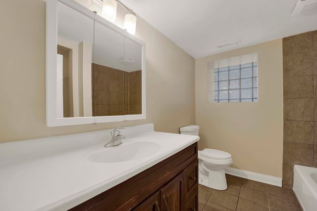 614 S Loomis Street 1, Chicago, IL 60607