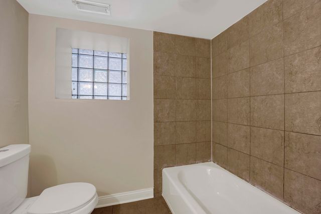 614 S Loomis Street 1, Chicago, IL 60607