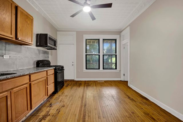 614 S Loomis Street 1, Chicago, IL 60607